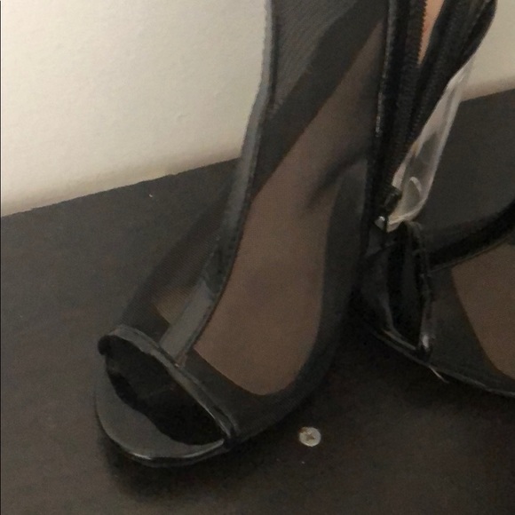 Black netted high heel shoes - Picture 2 of 4